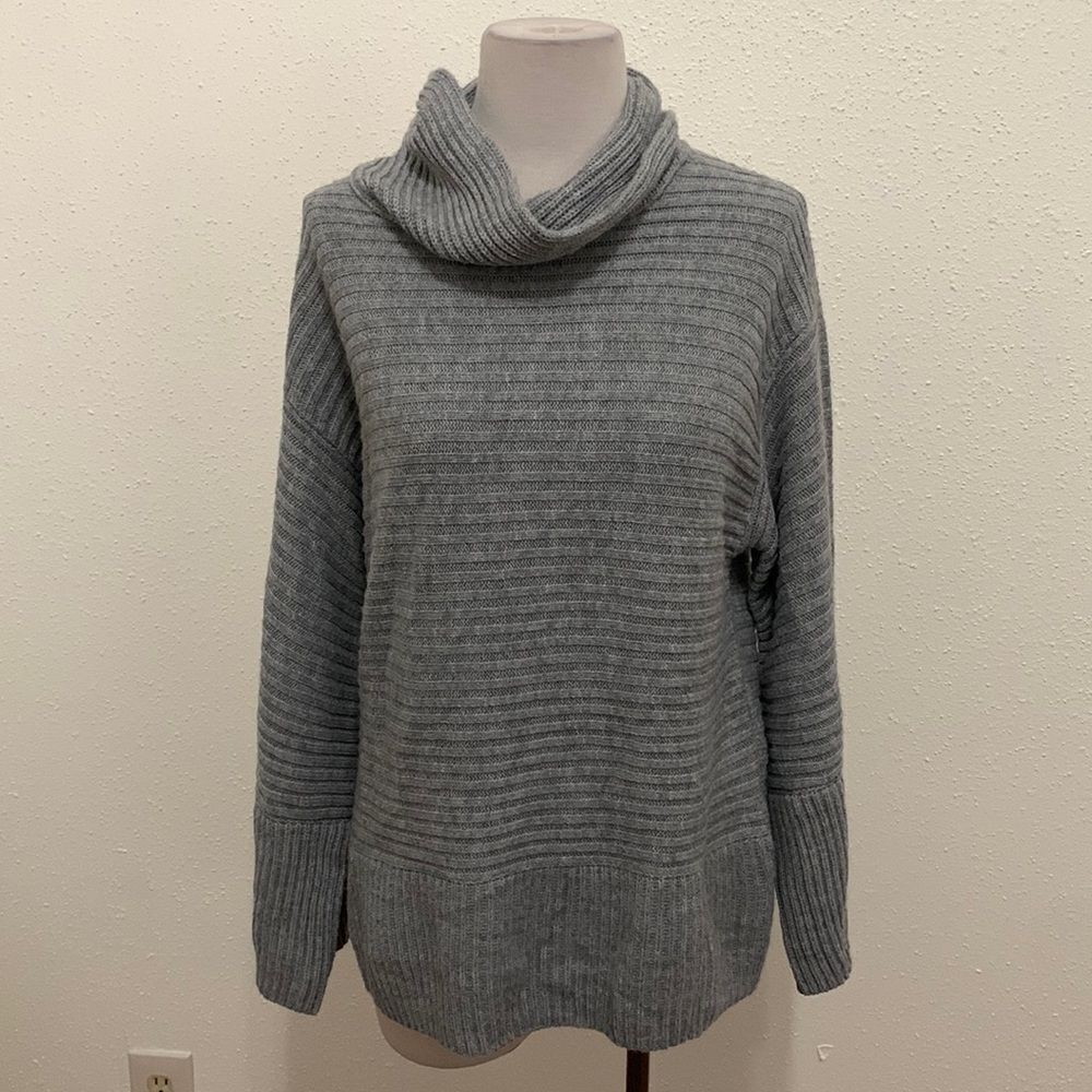 3for$20 sweater small 